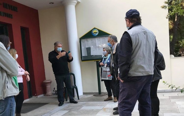 «Άφησαν απλήρωτες εδώ και δυο μήνες τις καθαρίστριες των σχολείων του Δήμου»