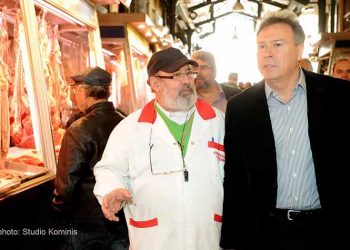 Ο Γιάννης Σγουρός αποχαιρετά τον Κλεάνθη Τσιρώνη