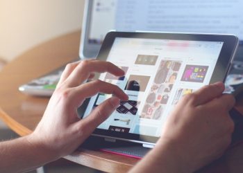 Παρέμβαση του Δήμου για 125 τάμπλετ στα σχολεία της πόλης