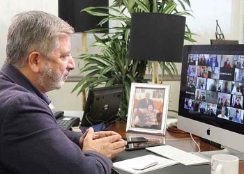 «Πολυεπίπεδη» τηλεδιάσκεψη Πατούλη με 50 δημάρχους και τον υφυπουργό Εσωτερικών Θ. Λιβάνιο