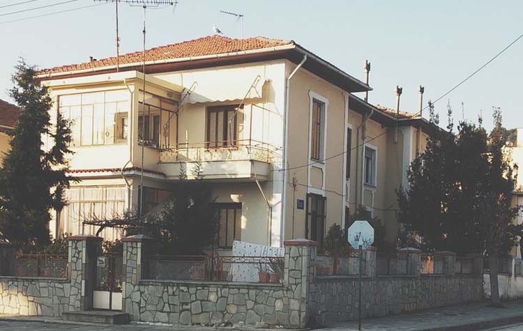 Η ιστορία του Βύρωνα και των κατοίκων του μέσω υπολογιστή