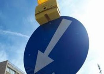 Eργασίες ηλεκτροφωτισμού στην οδό Ναϊάδων