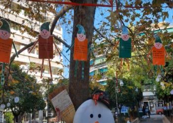 Τα πάρκα της πόλης στόλισε το προσωπικό των Βρεφικών - Παιδικών Σταθμών του Δήμου