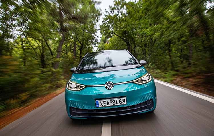 Η Volkswagen καλωσορίζει το μέλλον: Head-up display επαυξημένης πραγματικότητας