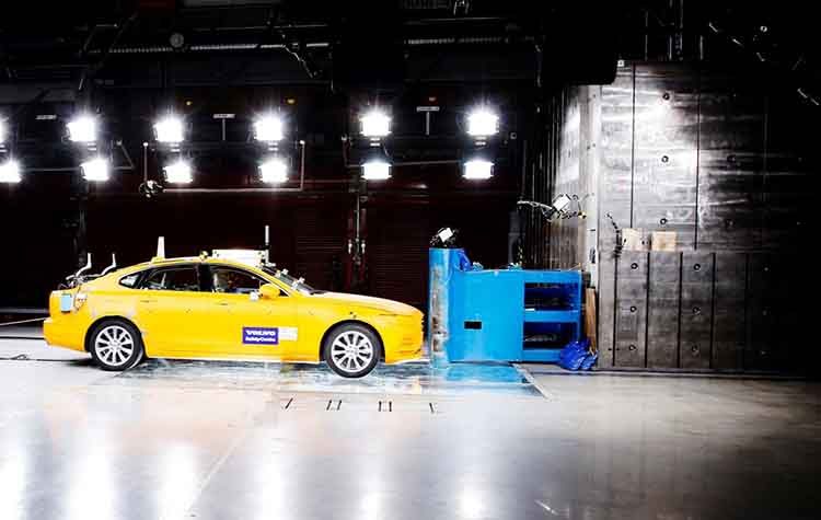 Το Volvo Cars Safety Centre γιορτάζει τα 20 χρόνια του