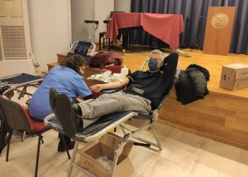 Περίπου 100 φιάλες αίμα συγκεντρώθηκαν στη Χριστουγεννιάτικη αιμοδοσία του Δήμου