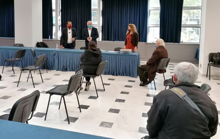 Χορηγήθηκαν οι Χριστουγεννιάτικες δωροεπιταγές σε ευπαθείς Μαρουσιώτες