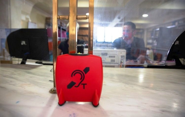 Εξυπηρέτηση δίχως εμπόδια για κωφούς και βαρήκοους στα ΚΕΠ
