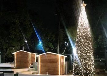 «Φόρεσε» τα γιορτινά του ο Δήμος