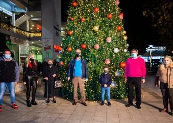 Ο Δήμος «φόρεσε» τα γιορτινά του