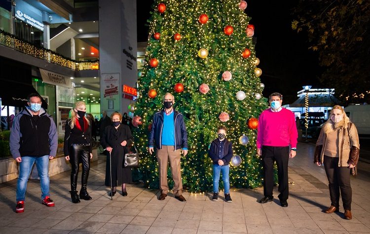 Ο Δήμος «φόρεσε» τα γιορτινά του