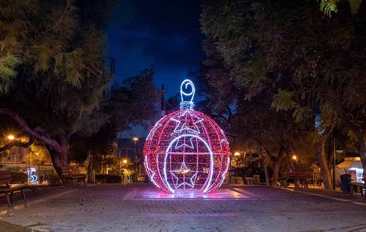 Φωτεινά Χριστούγεννα στον Δήμο Περάματος