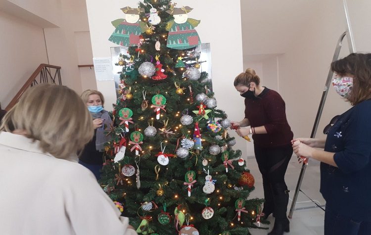 Ένα δέντρο αγάπης για τα παιδιά από την ΕΣΤΙΑ