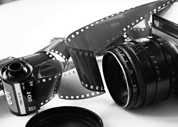 Διαγωνισμός Φωτογραφίας: «Τα στολίδια των Χριστουγέννων και η πόλη μας»