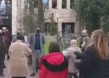 Τα κάλαντα στον δήμαρχο είπαν τα μέλη της λέσχης ΑμεΑ «ΚΡΙΚΟΣ» (βίντεο)