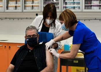 Δ. Κουτσούμπας: «Χρονοβόρος ο εμβολιασμός -Τώρα μέτρα προστασίας της υγείας»