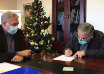 Ο βουλευτής του ΚΚΕ Γ. Λαμπρούλης υπέγραψε σύμβαση συνεισφοράς στο Γ.Ν. Λάρισας