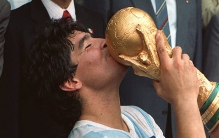 «Ο δικός μας Ντιέγκο»: Άνθρωποι του ερασιτεχνικού ποδοσφαίρου μιλούν στην «Α» για τον Μαραντόνα