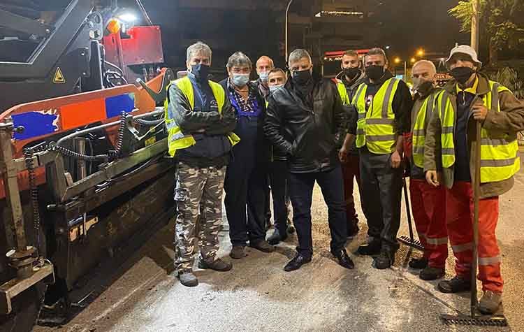 Την ασφαλτόστρωση σε κεντρικό δρόμο του Αμαρουσίου επέβλεψε ο περιφερειάρχης Γ. Πατούλης