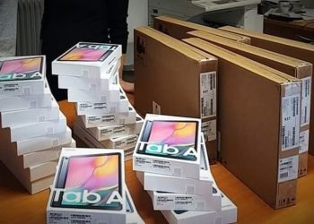 Tablets και φορητοί υπολογιστές στα σχολεία του Αλίμου