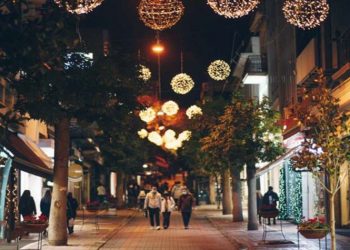 Πρωτοχρονιά με αυστηρά μέτρα - Έντονη ανησυχία για περιοχές που είναι στο «κόκκινο»