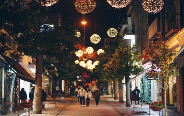 Πρωτοχρονιά με αυστηρά μέτρα - Έντονη ανησυχία για περιοχές που είναι στο «κόκκινο»