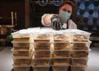 Μεταρρυθμίσεις πάνω σε… πιάτα συσσιτίων