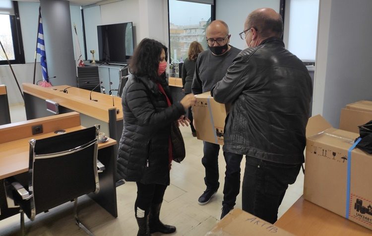 Δωρεάν tablets για τηλεκπαίδευση από τον Δήμο σε οικογένειες της πόλης