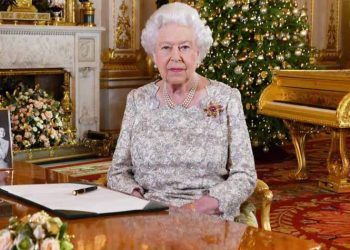 Βασίλισσα Ελισάβετ: «Η ζωή συνεχίζεται»