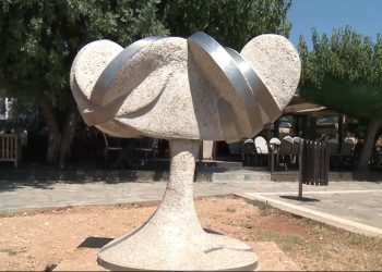 Στο Άνω Καλαμάκι το γλυπτό του μεγάλου Έλληνα της διασποράς, Φιλόλαου Τλούπα