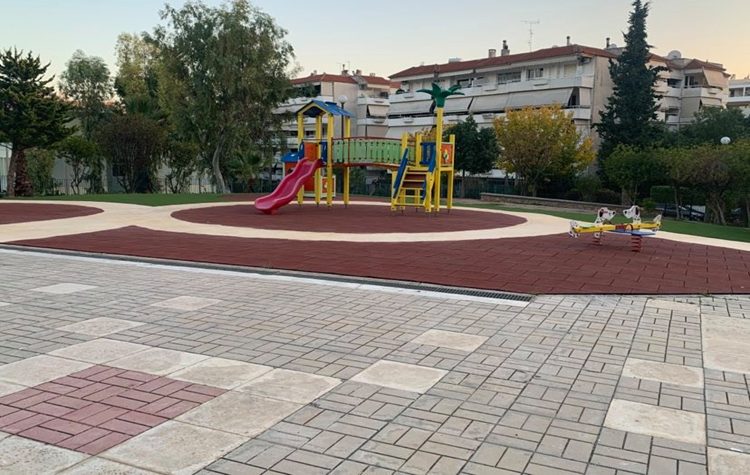 Ανακαινισμένοι οι εσωτερικοί χώροι και τα προαύλια του Δήμου