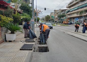 Προληπτικός καθαρισμός φρεατίων όμβριων υδάτων στον Δήμο