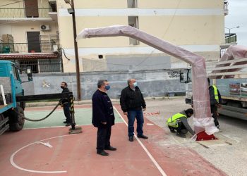 Επιχείρηση αντικατάστασης μπασκετών σε σχολεία