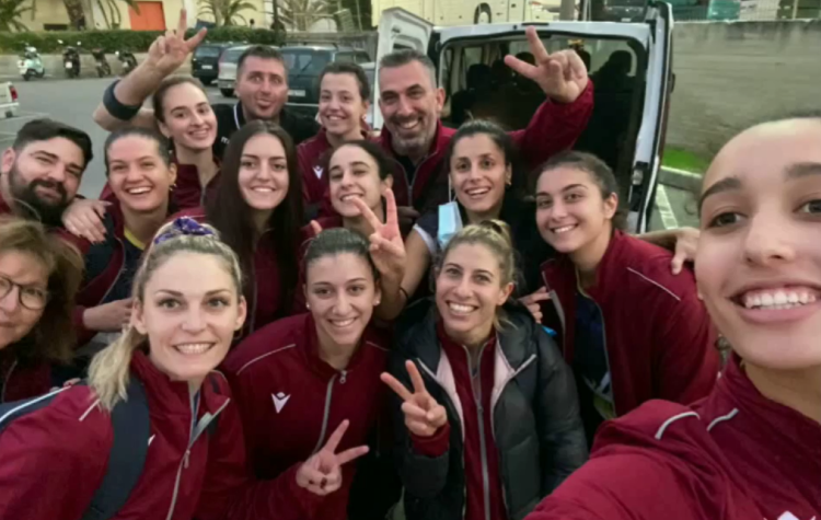 Μήνυμα γεμάτο χαμόγελο από τα κορίτσια της Αθλητικής Ένωσης (Βίντεο)