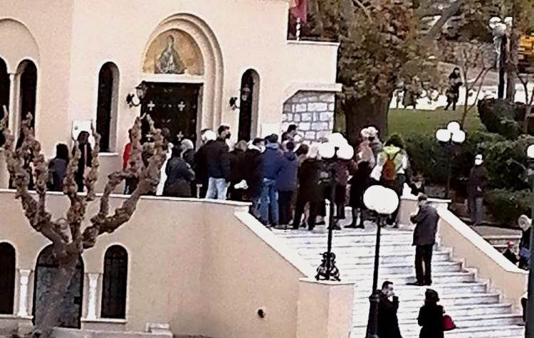 Ρούχα που δεν… κρεμάστηκαν στα μανταλάκια