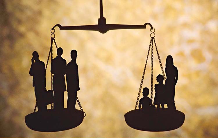 «Θεότυφλη» η Δικαιοσύνη