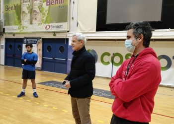 Επίσκεψη του Κωστή Δούκα στην προπόνηση της ομάδας χάντμπολ του ΑΣΕΔ