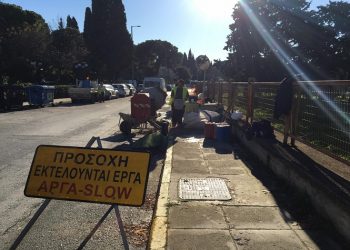 Επισκευές σε οδοστρώματα και πεζοδρόμια του Δήμου