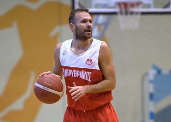 Πανερυθραϊκός: «Σπάει» τα κοντέρ ο Άλκης Παππάς