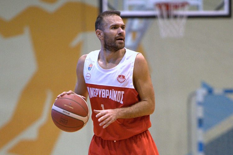 Πανερυθραϊκός: «Σπάει» τα κοντέρ ο Άλκης Παππάς