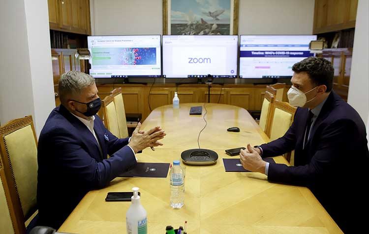 Ενημέρωση Κικίλια σε Πατούλη για την πορεία των εμβολιασμών