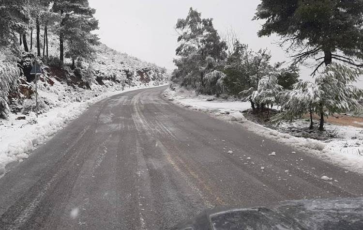 Ολοκληρώθηκε ο εκχιονισμός του δρόμου Πεντέλης - Αγίου Πέτρου