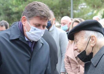 Μ. Βαρβιτσιώτης για Ημέρα Μνήμης θυμάτων Ολοκαυτώματος: «Ποτέ ξανά»