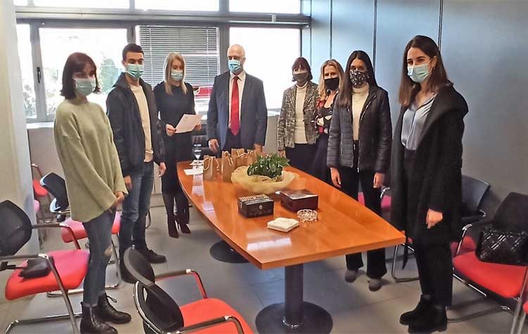 Χρηματικά βραβεία στους αριστούχους μαθητές του Δήμου Παλλήνης