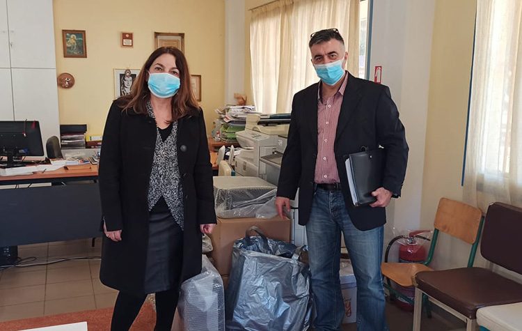 Υπολογιστές από τον Δήμο στο ειδικό σχολείο Ρόζα Ιμβριώτη