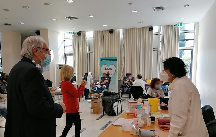 Με μεγάλη συμμετοχή Μαρουσιωτών ξεκίνησε η Εθελοντική Αιμοδοσία στο Δημαρχείο