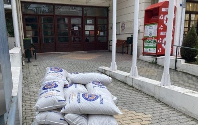 Σημεία διανομής αλατιού για τους δημότες