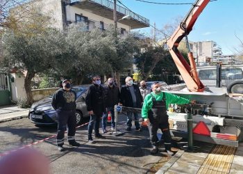 Αυτοψία Αμπατζόγλου στα σημεία που επιχειρούν τα συνεργεία του Δήμου για αποκατάσταση των προβλημάτων