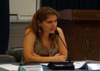 Μ. Διακολιού: «Ο κ. Αμπατζόγλου να αποσυνδεθεί από τον “αυτόματο πιλότο” για την πανδημία»