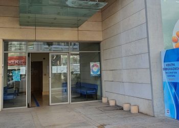 Μεταφορά δημοτών στο εμβολιαστικό κέντρο της πόλης τις ημέρες της κακοκαιρίας